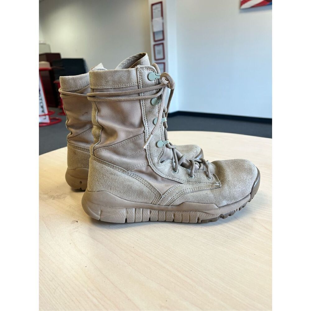 Amy Tan Suede Women’s Dessert Combat Boots sz 7